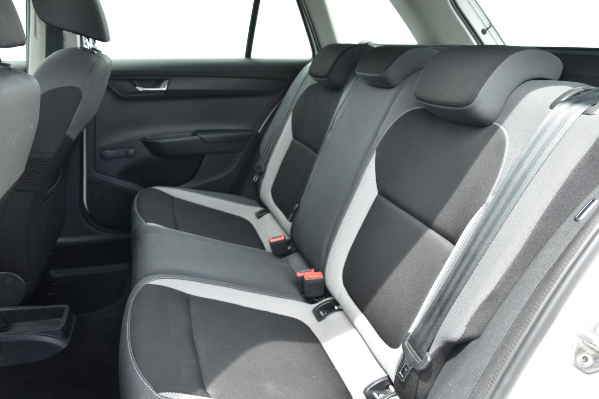 skoda-fabia-1-2-tsi-66kw-ambition-dph-cr - 9
