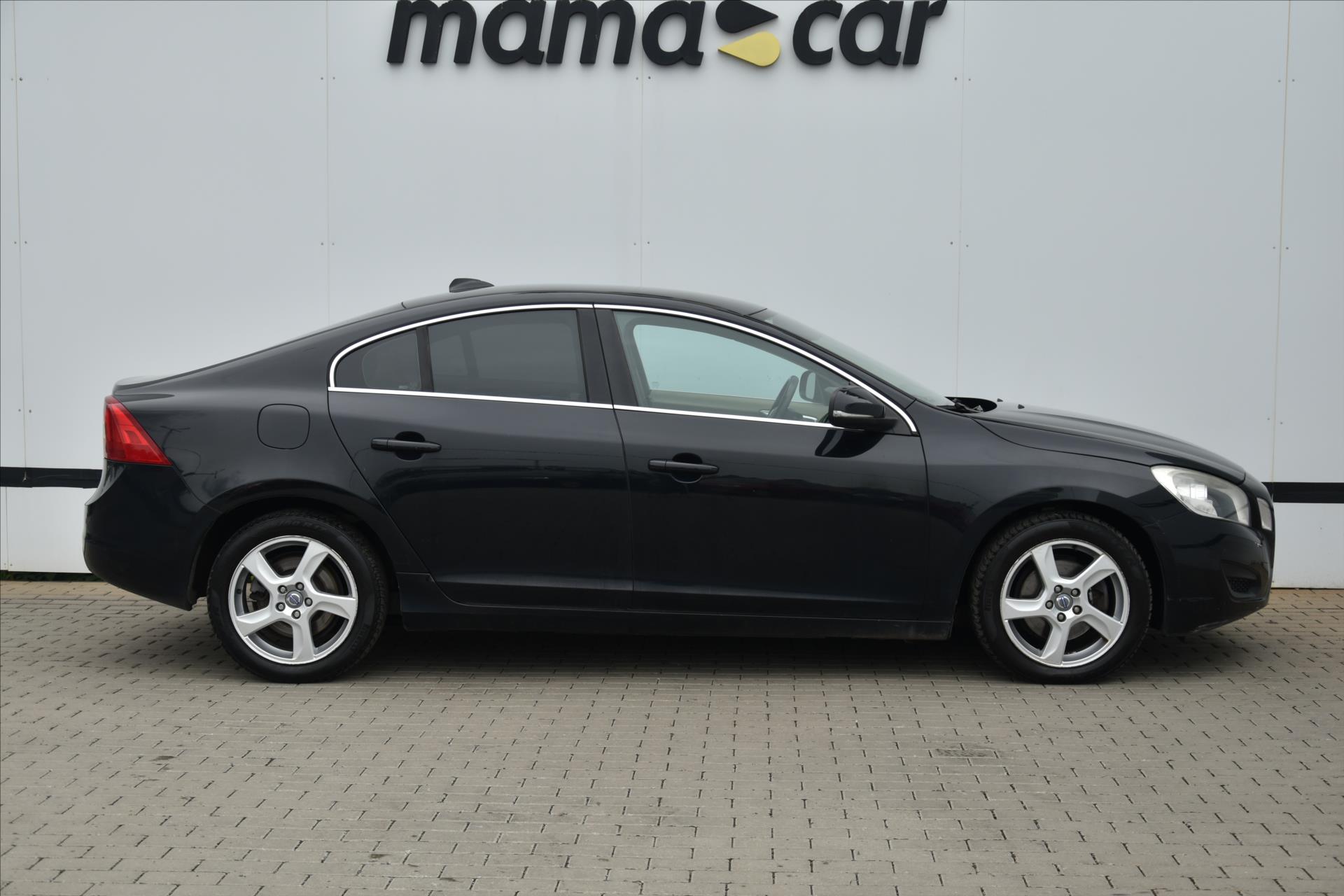 volvo-s60-2-0d-120kw-momentum-cr - 7