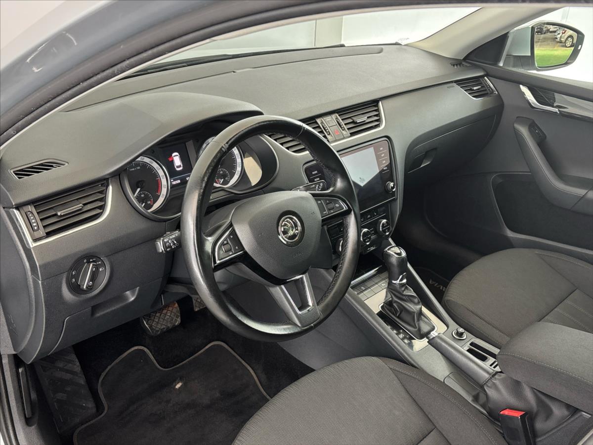 skoda-octavia-2-0-tdi-style-plus-7dsg - 5