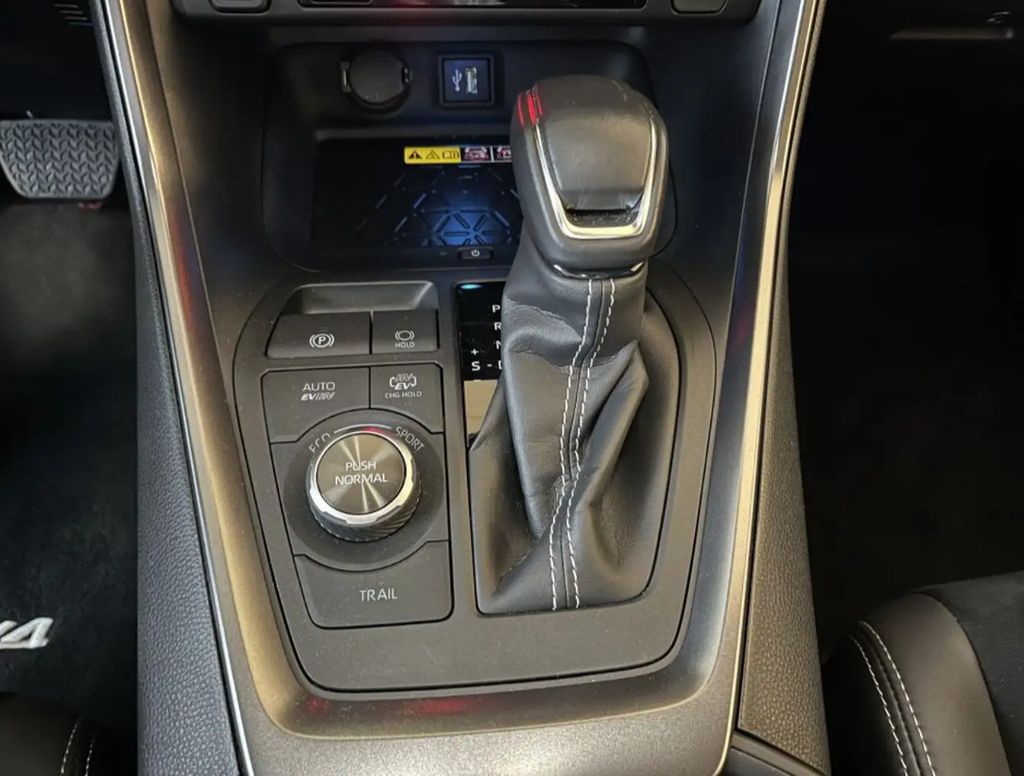 toyota-rav4-gr-sport-4x4 - 8