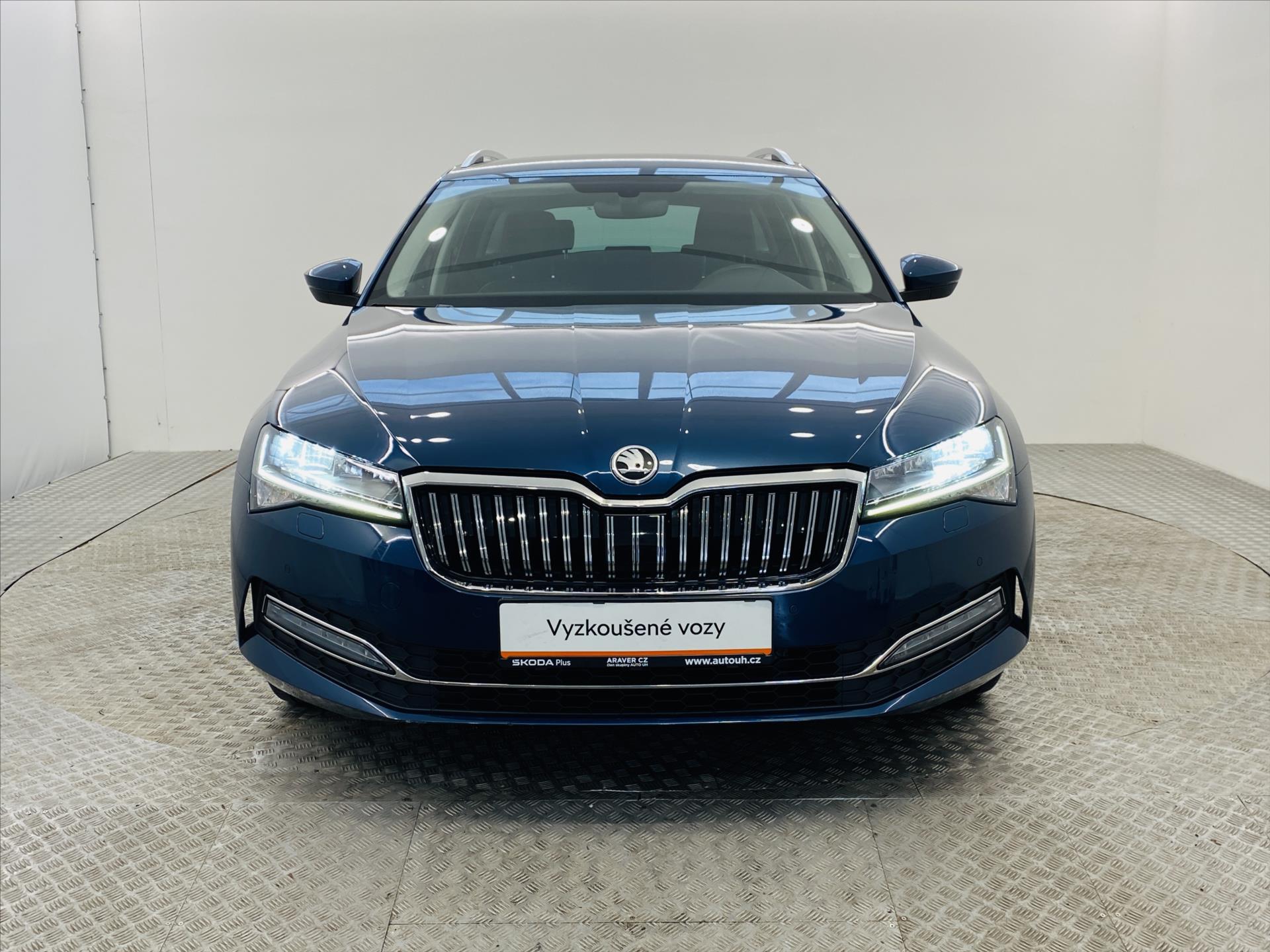 skoda-superb-2-0-tdi-147kw-dsg-style-plus - 3