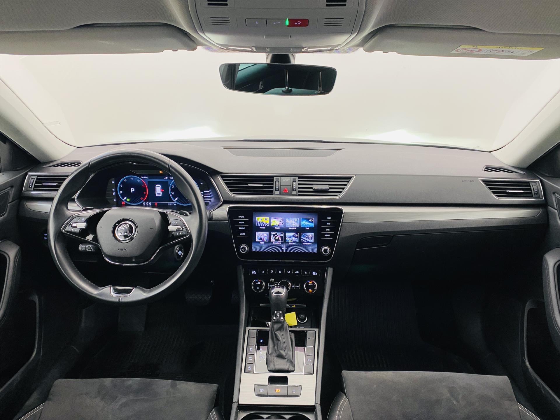 skoda-superb-2-0-tdi-147kw-dsg-style-plus - 8