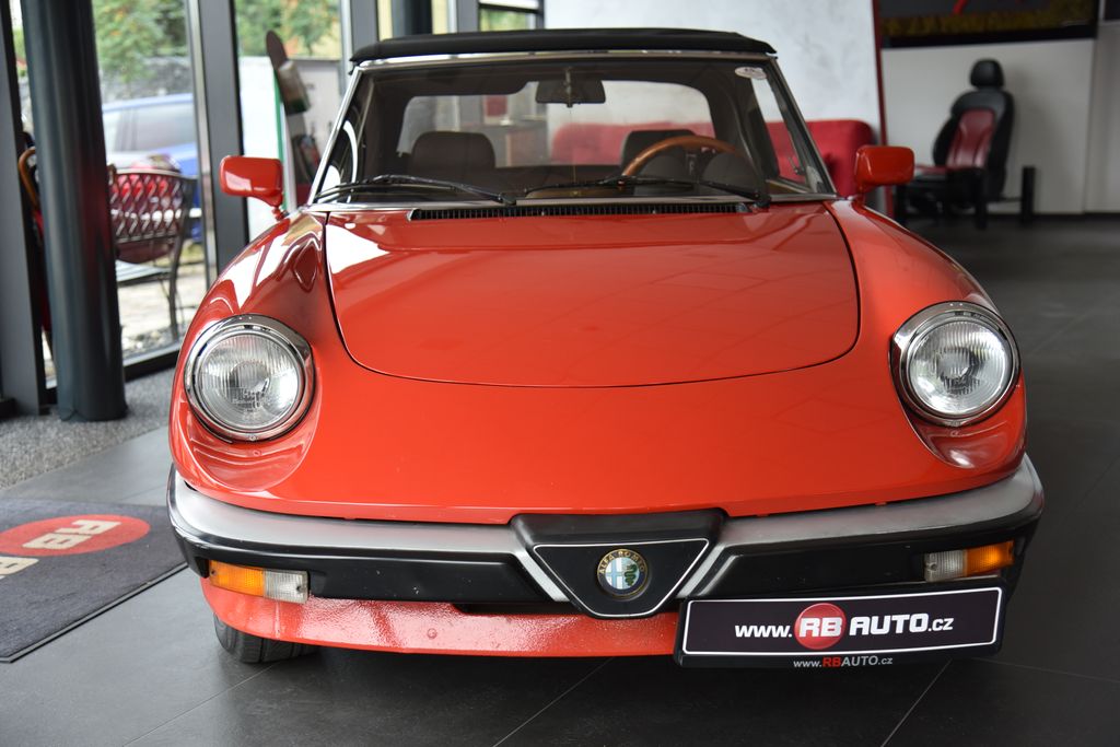 alfa-romeo-spider-2-0i-83-kw-oldtimer - 3