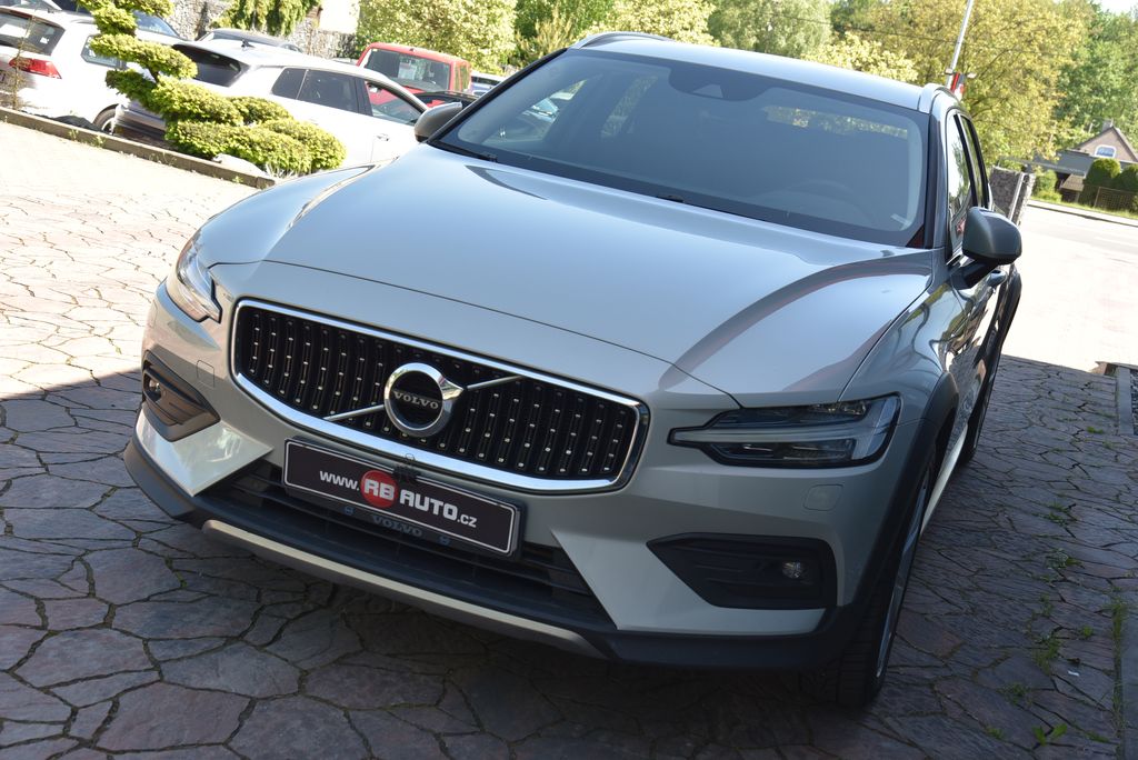 volvo-v60-d4-140-kw-awd - 3