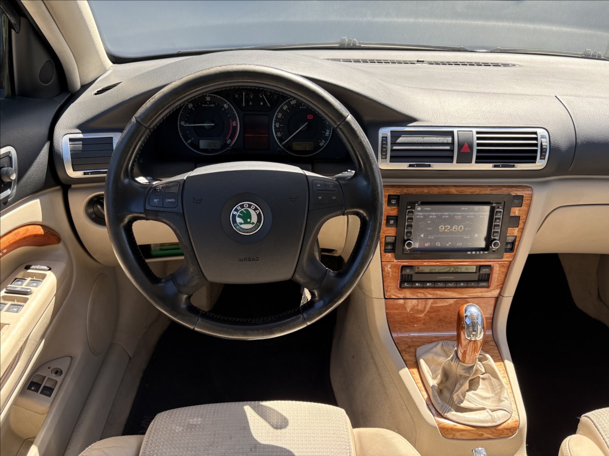 skoda-superb-1-9-tdi-85-kw-elegance-cz - 4