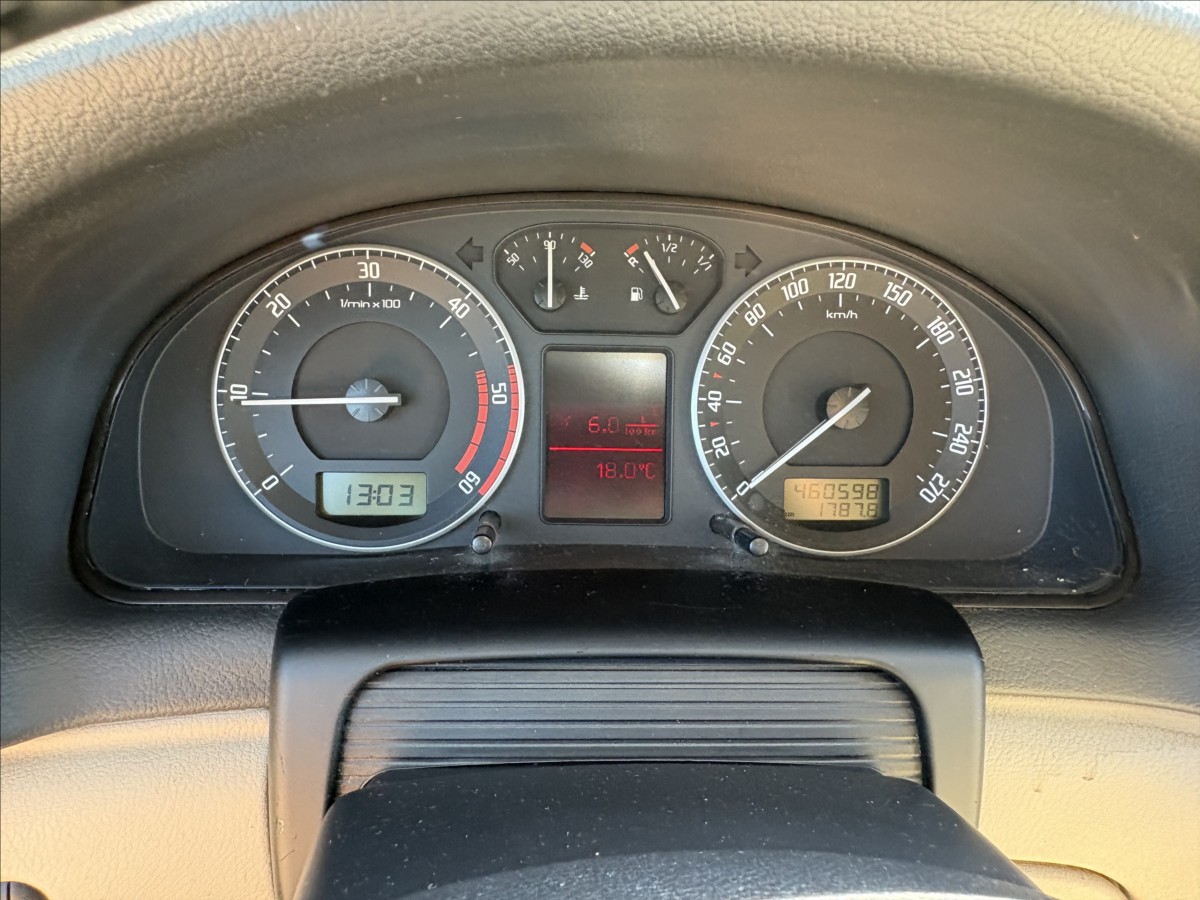 skoda-superb-1-9-tdi-85-kw-elegance-cz - 6
