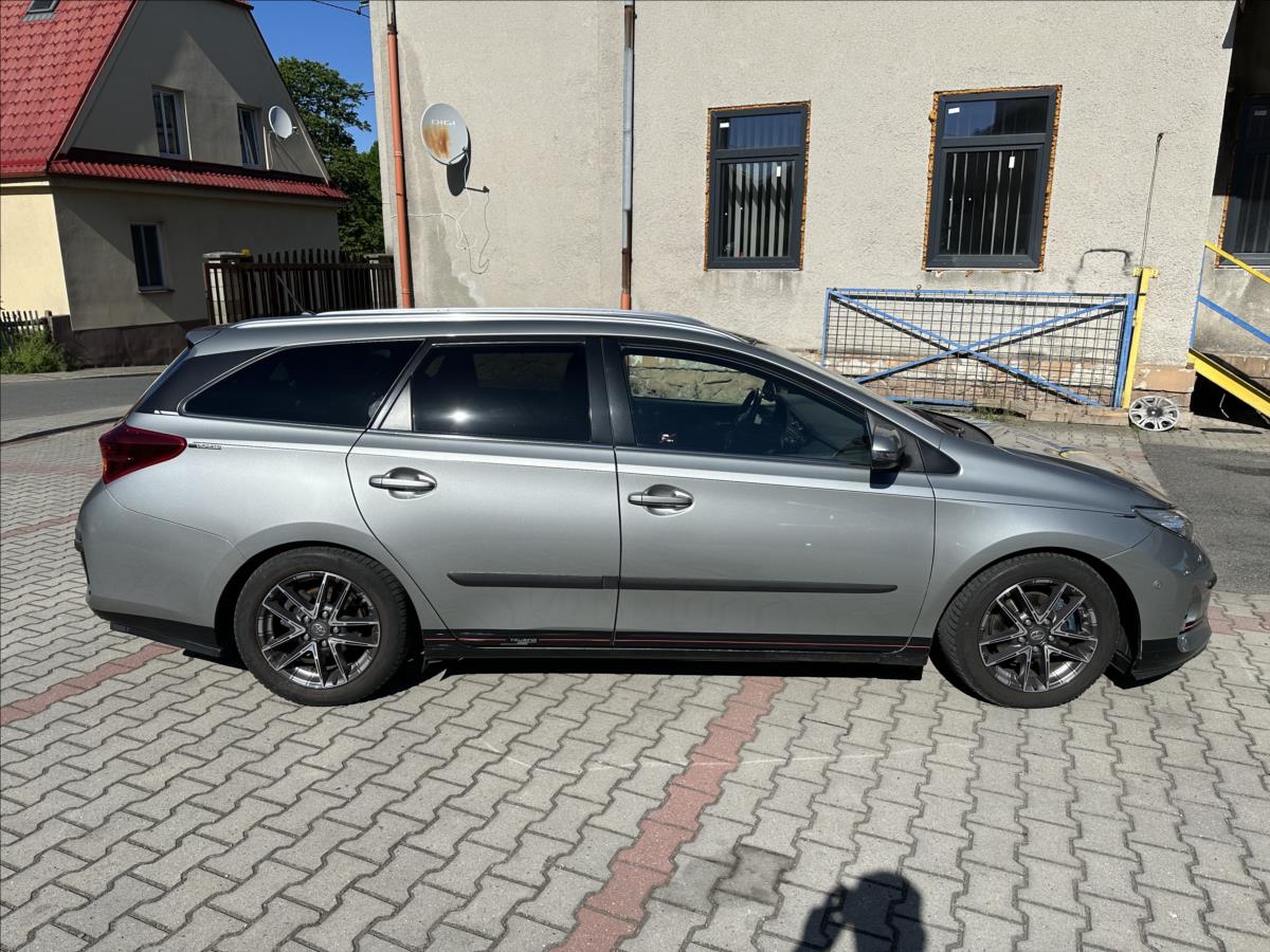 toyota-auris-1-6-exclusive-tazne - 1