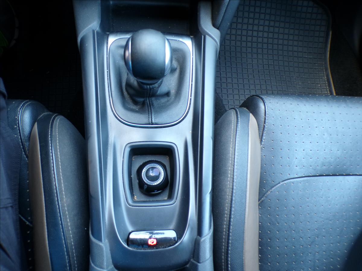 citroen-ds4-1-6-thp200 - 8