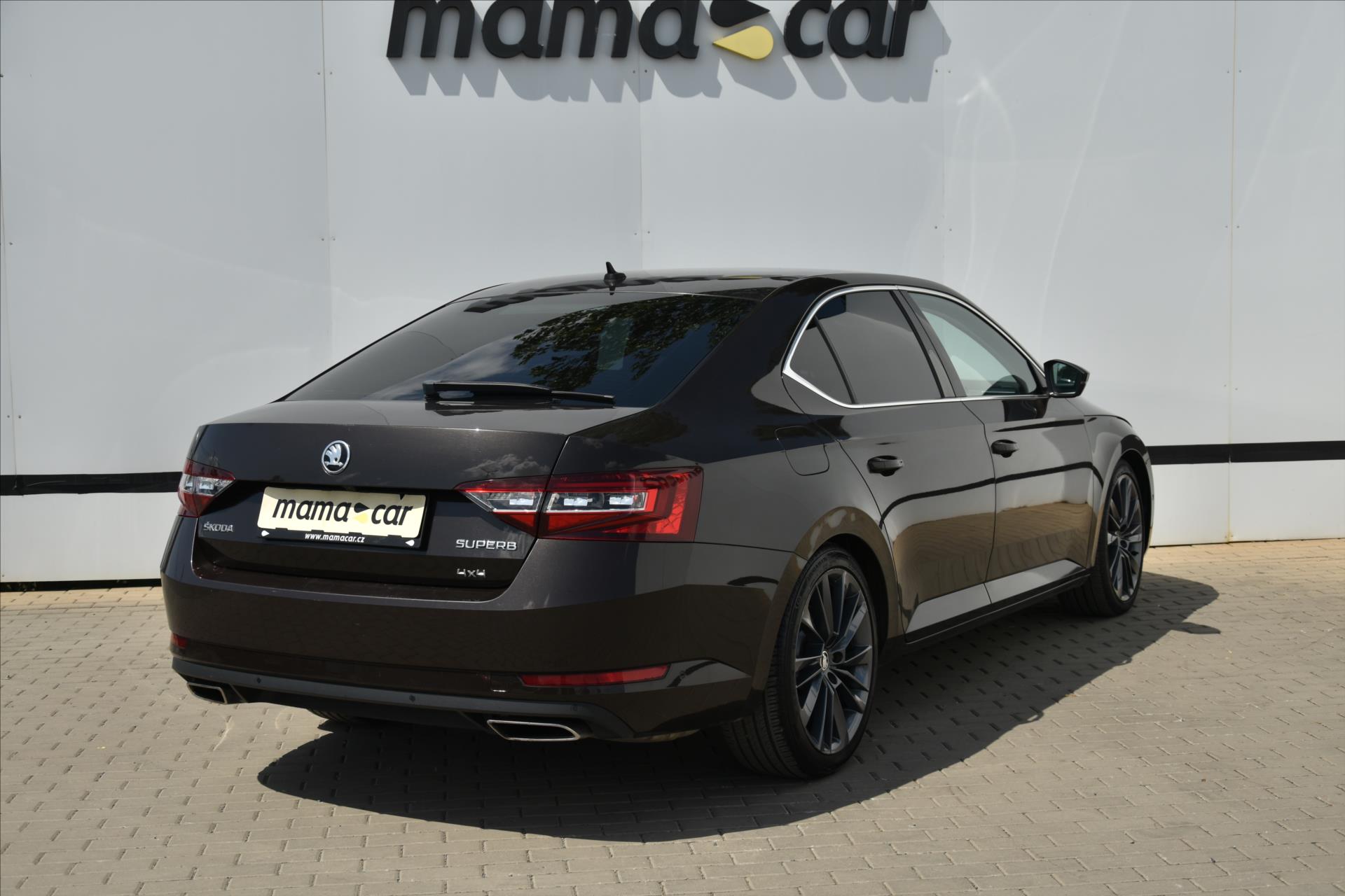 skoda-superb-2-0-tsi-206kw-dsg-4x4-style-cr - 6
