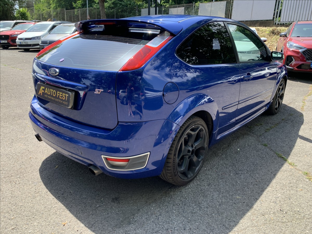 ford-focus-2-5-st-225-166-kw - 4