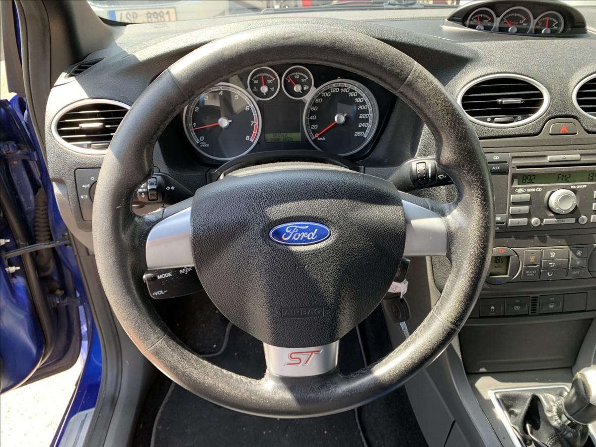 ford-focus-2-5-st-225-166-kw - 9