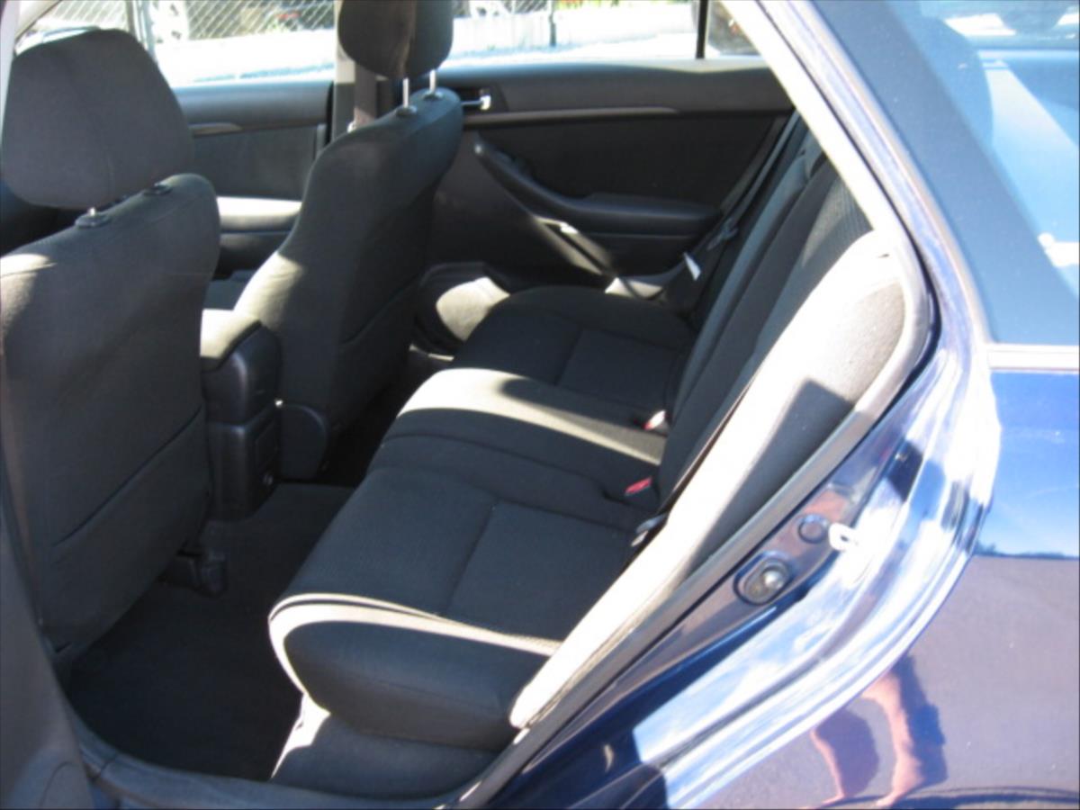 toyota-avensis-2-2-d-4-d - 7