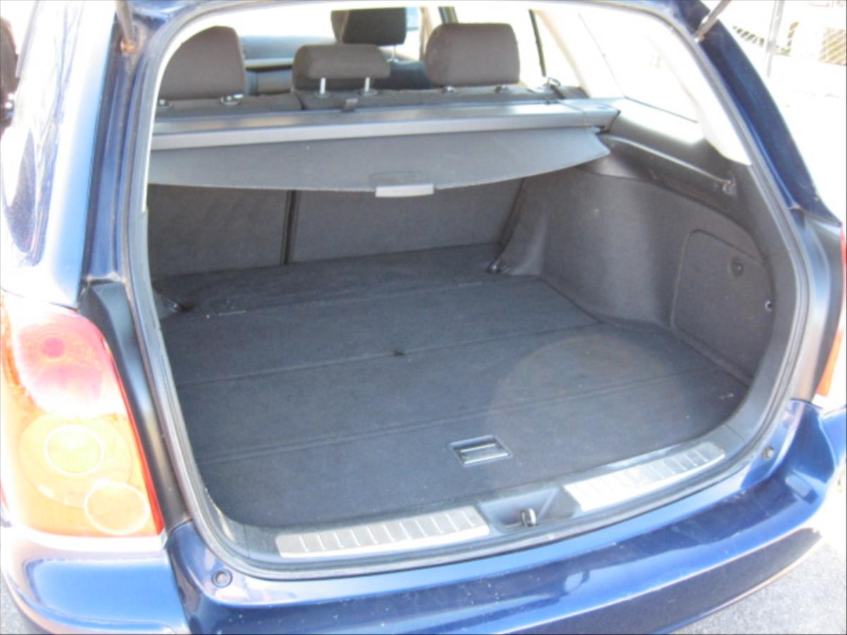 toyota-avensis-2-2-d-4-d - 8