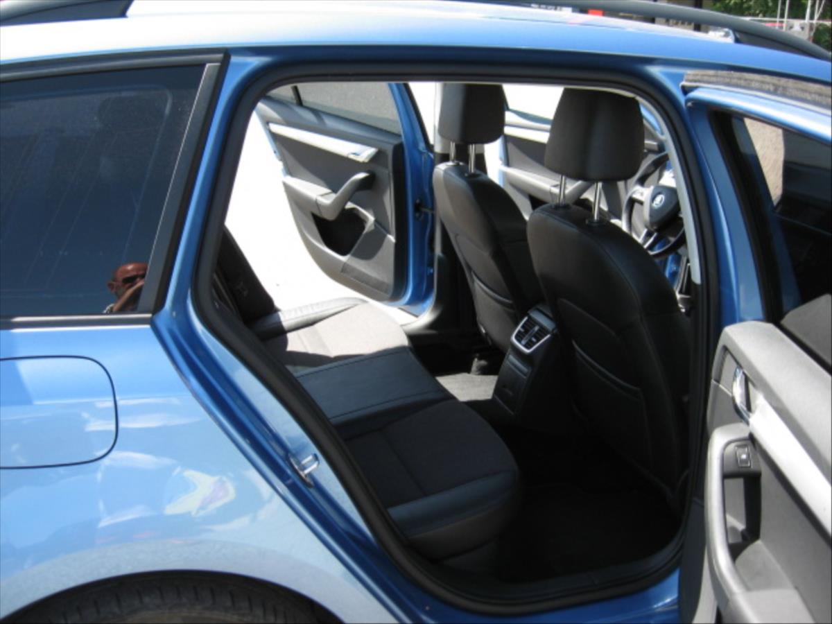 skoda-octavia-1-4-cng-active-g-tec-combi - 9