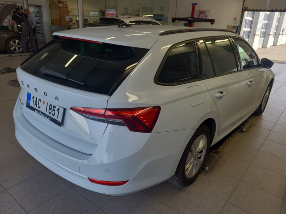 skoda-octavia-2-0-tdi-combi-ambition - 6