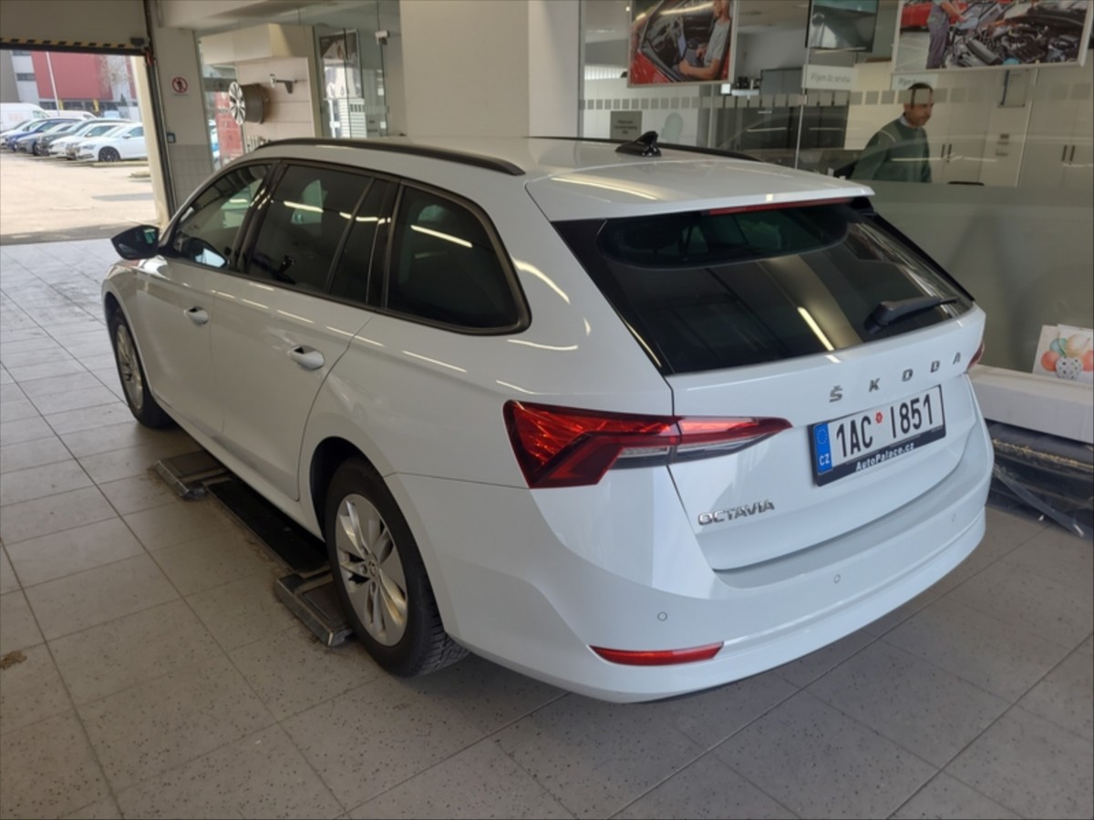 skoda-octavia-2-0-tdi-combi-ambition - 8