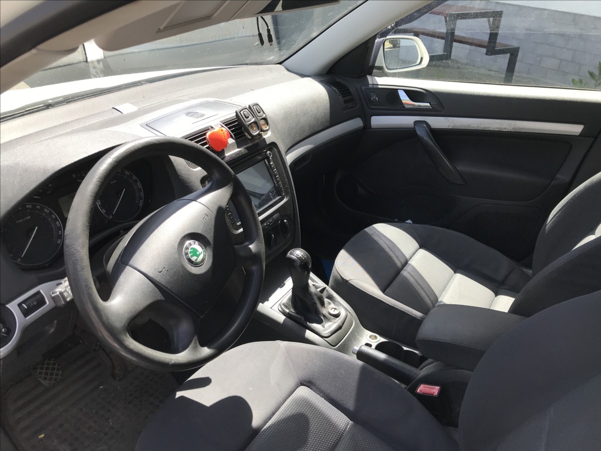 skoda-octavia-1-6-mpi-75kw - 6