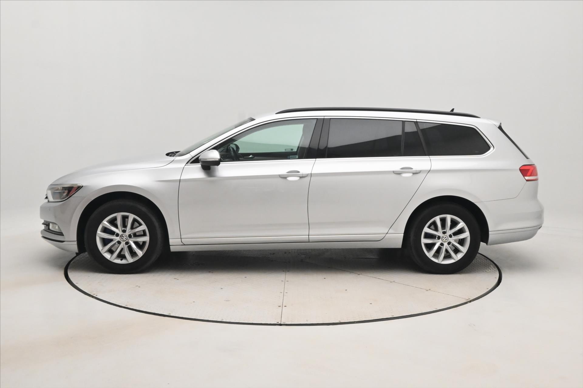 volkswagen-passat-2-0-tdi-110-kw-navigace-zaruka-az-5-let - 7