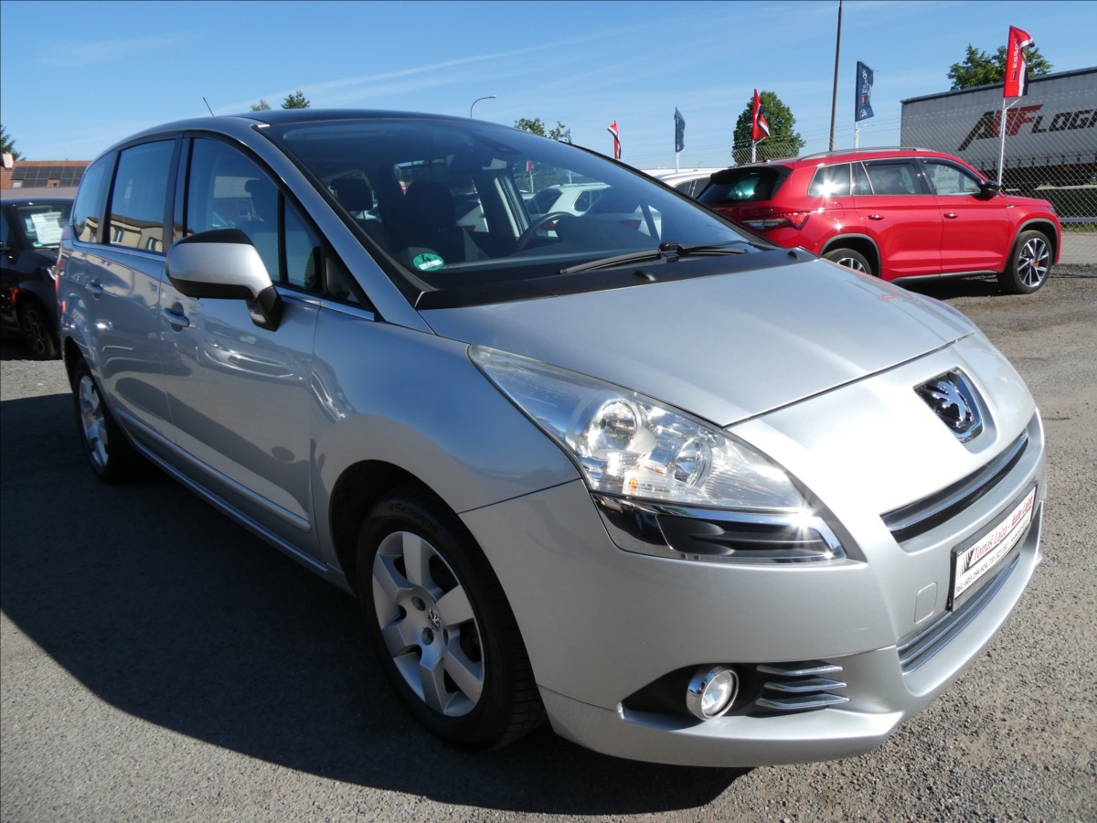 Peugeot 5008 1,6 16V 115kW Panorama,po servise