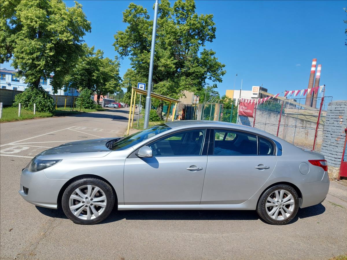 renault-latitude-2-0-dci-top - 3