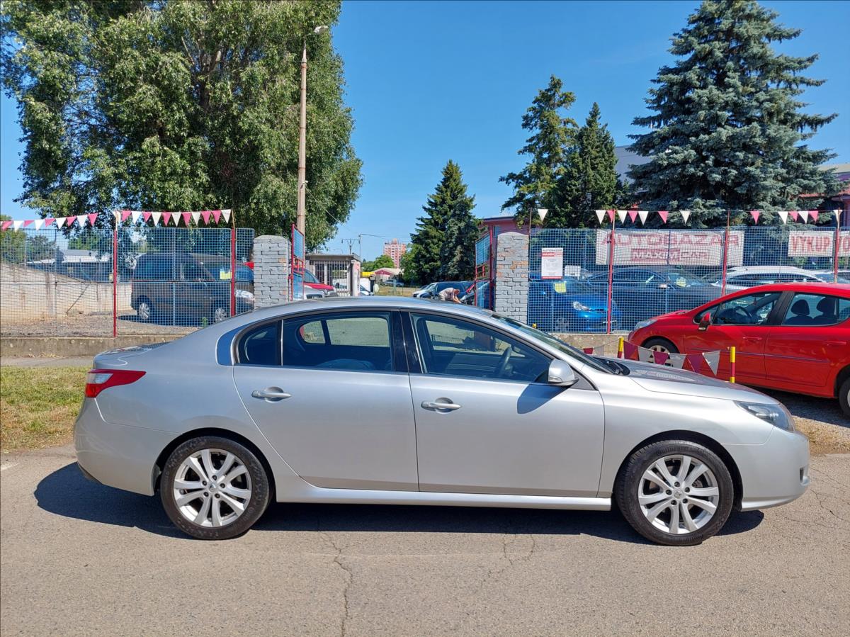 renault-latitude-2-0-dci-top - 4