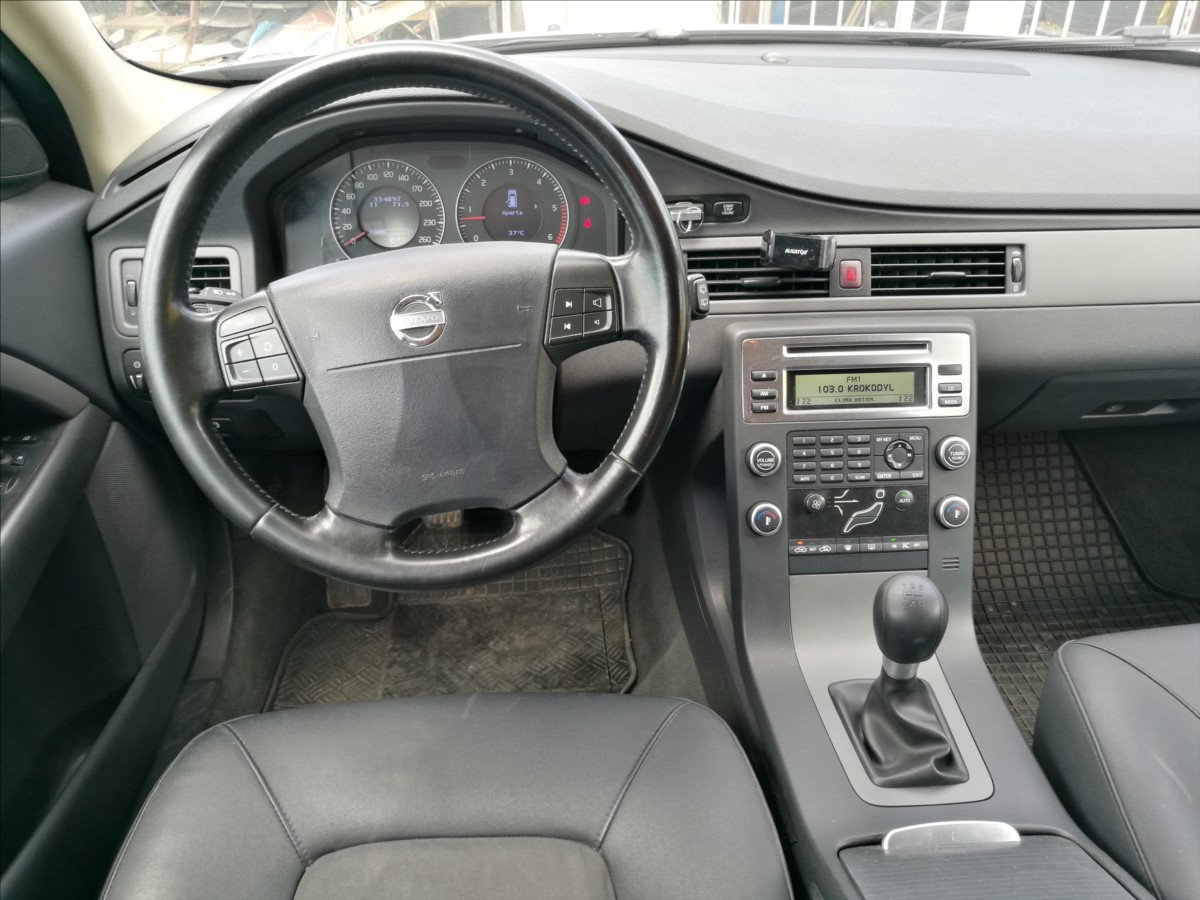 volvo-v70-2-4-d - 4