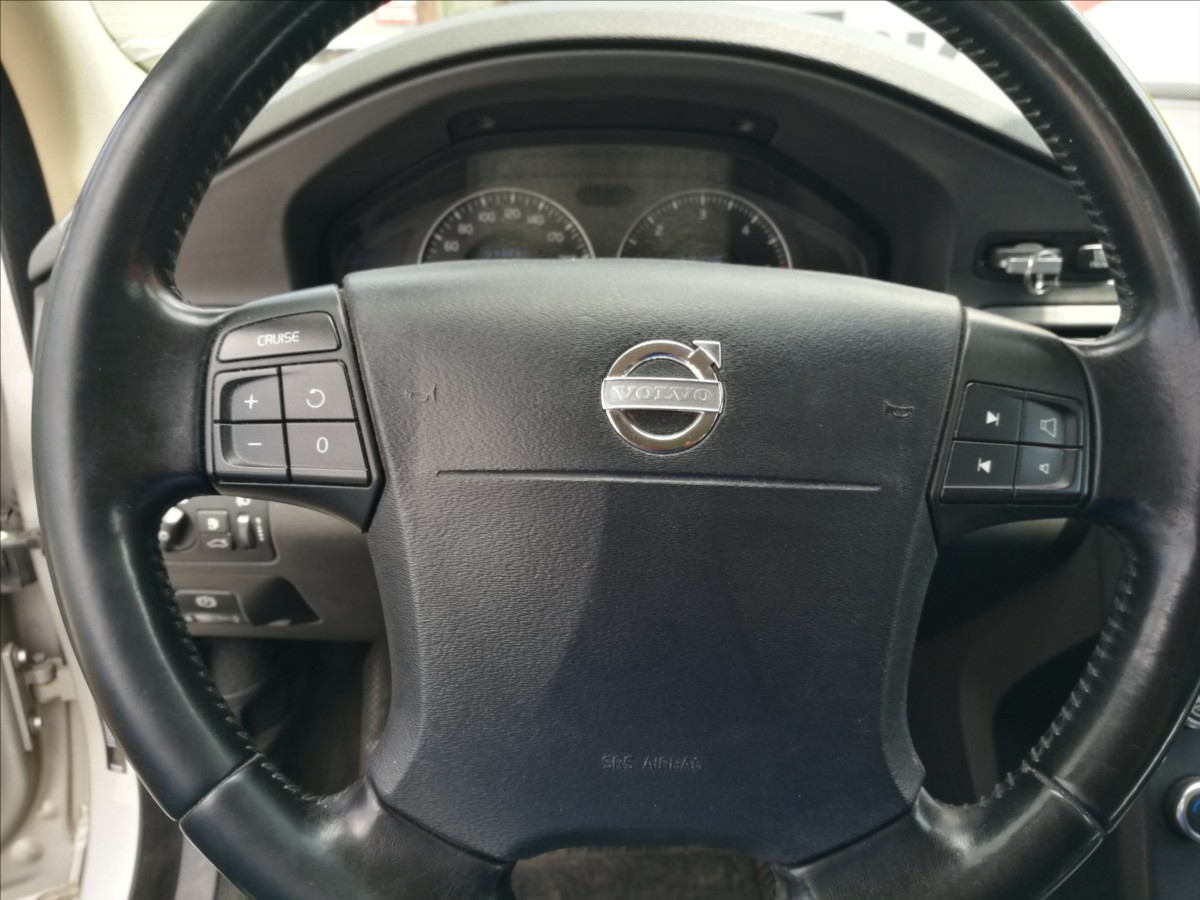 volvo-v70-2-4-d - 5