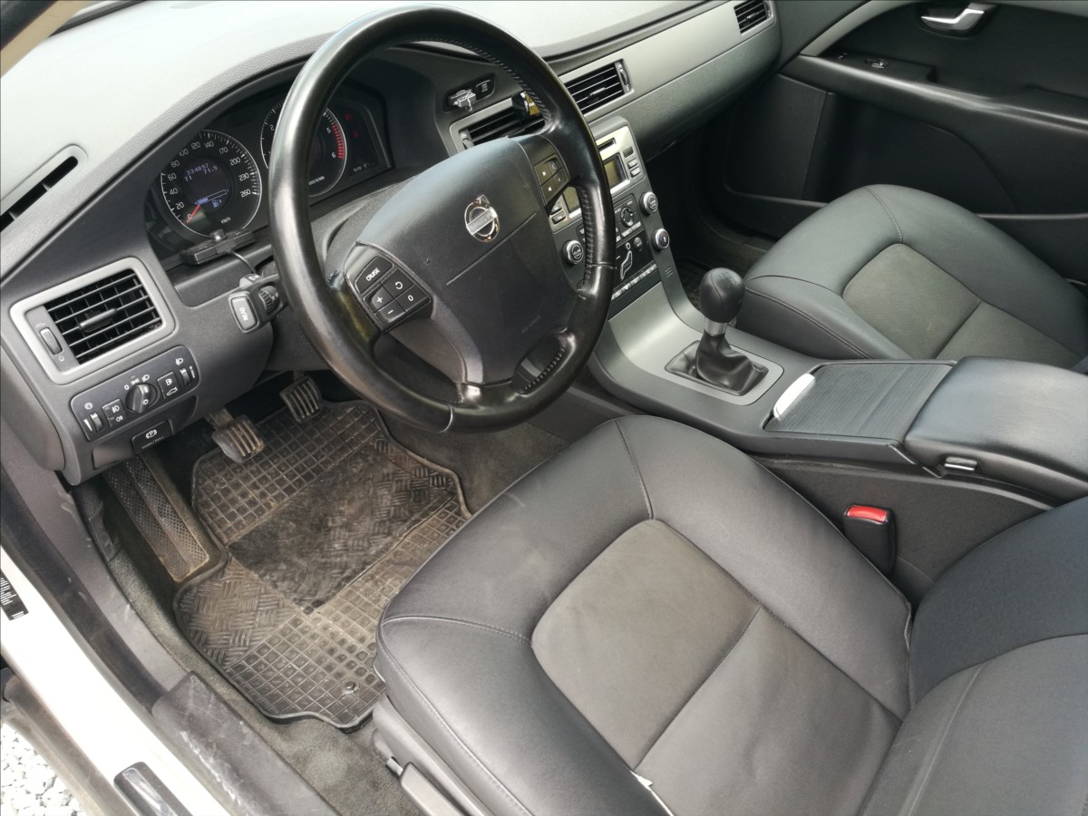 volvo-v70-2-4-d - 8
