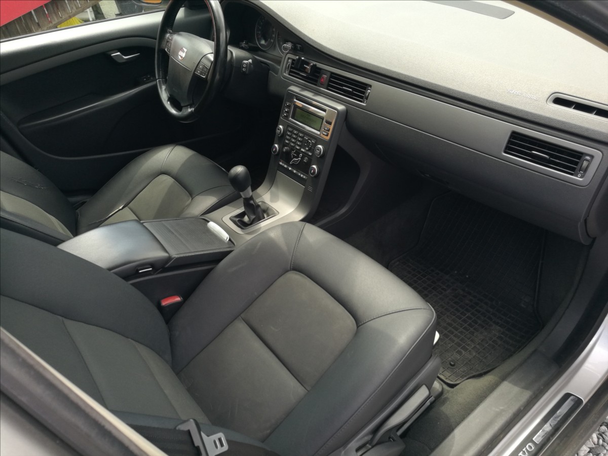 volvo-v70-2-4-d - 9