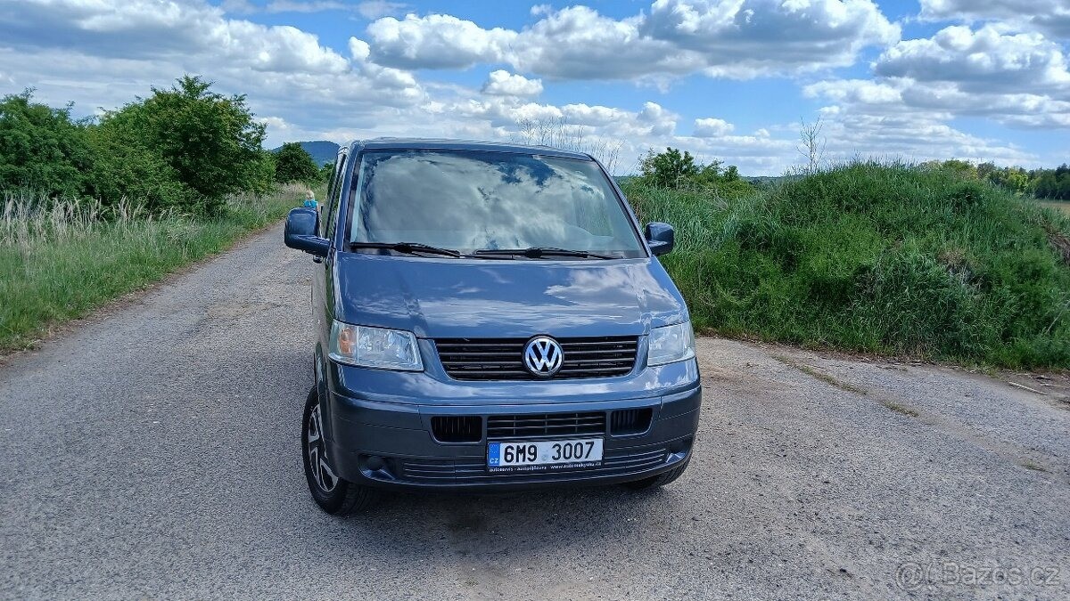 Volkswagen Transporter Caravelle 96 kw - rv.2009- 9mí