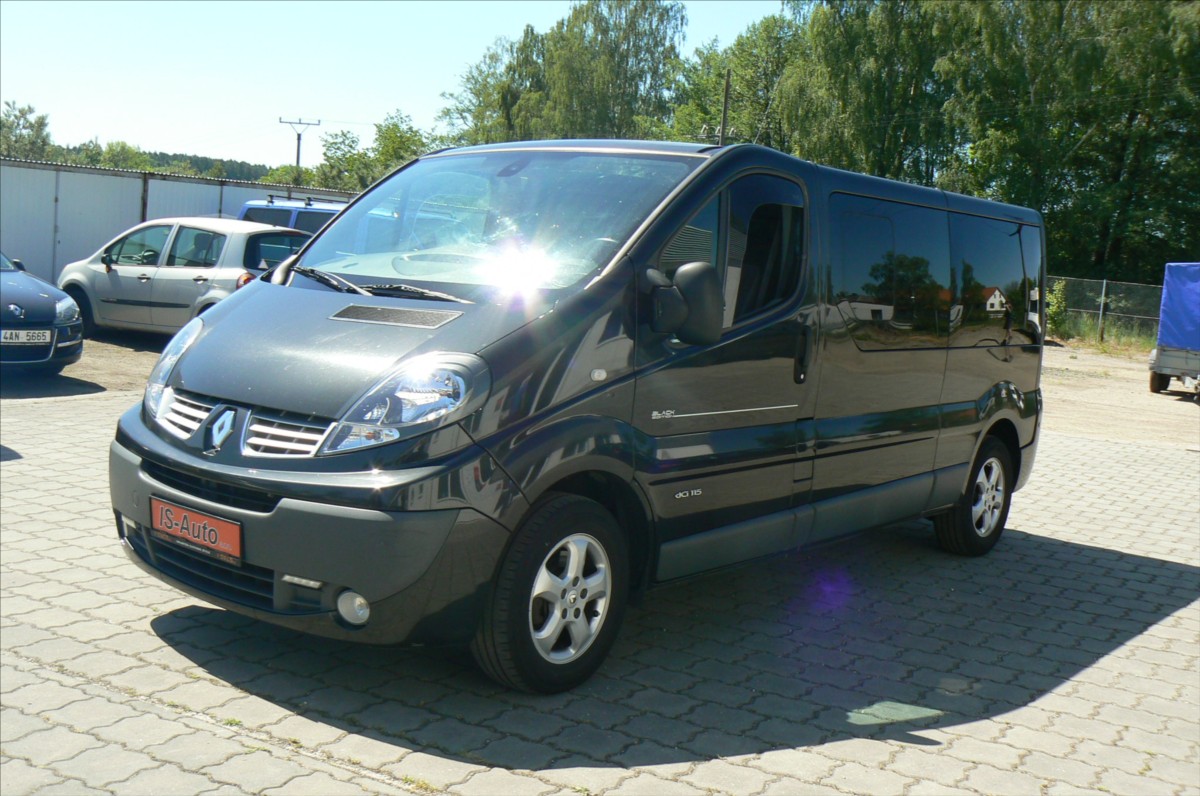Renault Trafic 2,0 dci Passenger BLACK EDITION  SPACÍ VESTAVBA