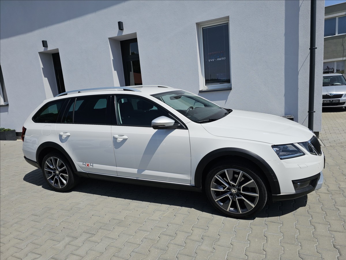 skoda-octavia-iii-2-0tdi-scout-dsg-4x4 - 4