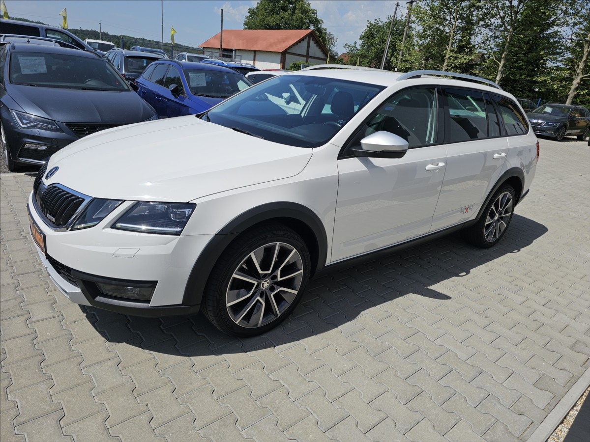 skoda-octavia-iii-2-0tdi-scout-dsg-4x4 - 9
