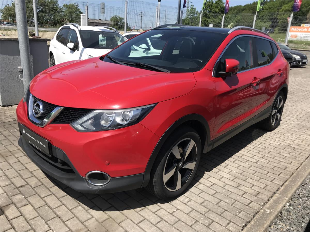 Nissan Qashqai 1,6 96kw   PANORAM