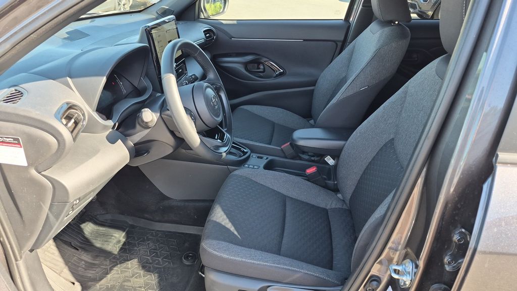 toyota-yaris-cross-style-1-5-hybrid-130-e-cvt-fwd - 8