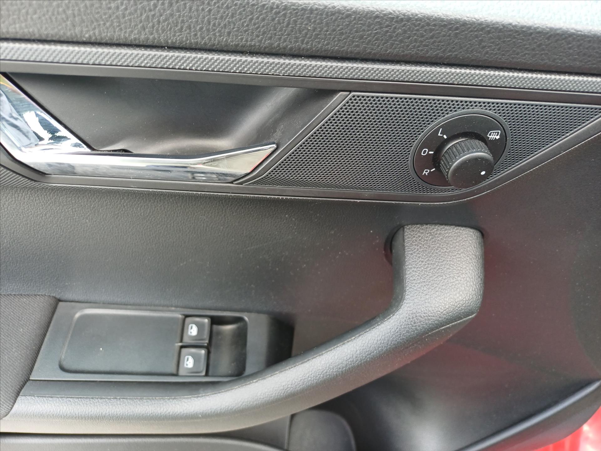 skoda-fabia-1-0-tsi-70kw-ambition - 9