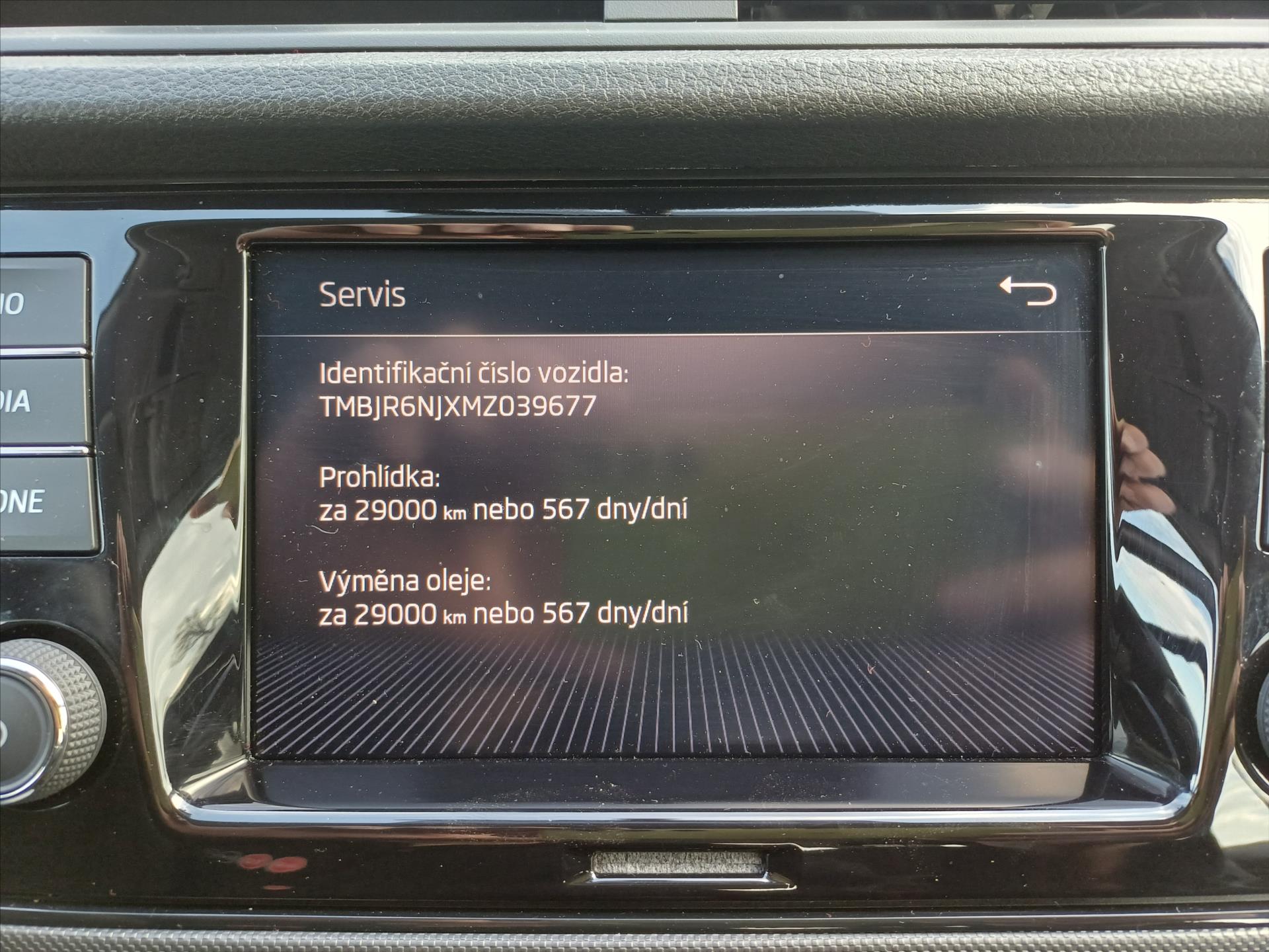 skoda-fabia-1-0-tsi-81kw-ambiente-drive - 8