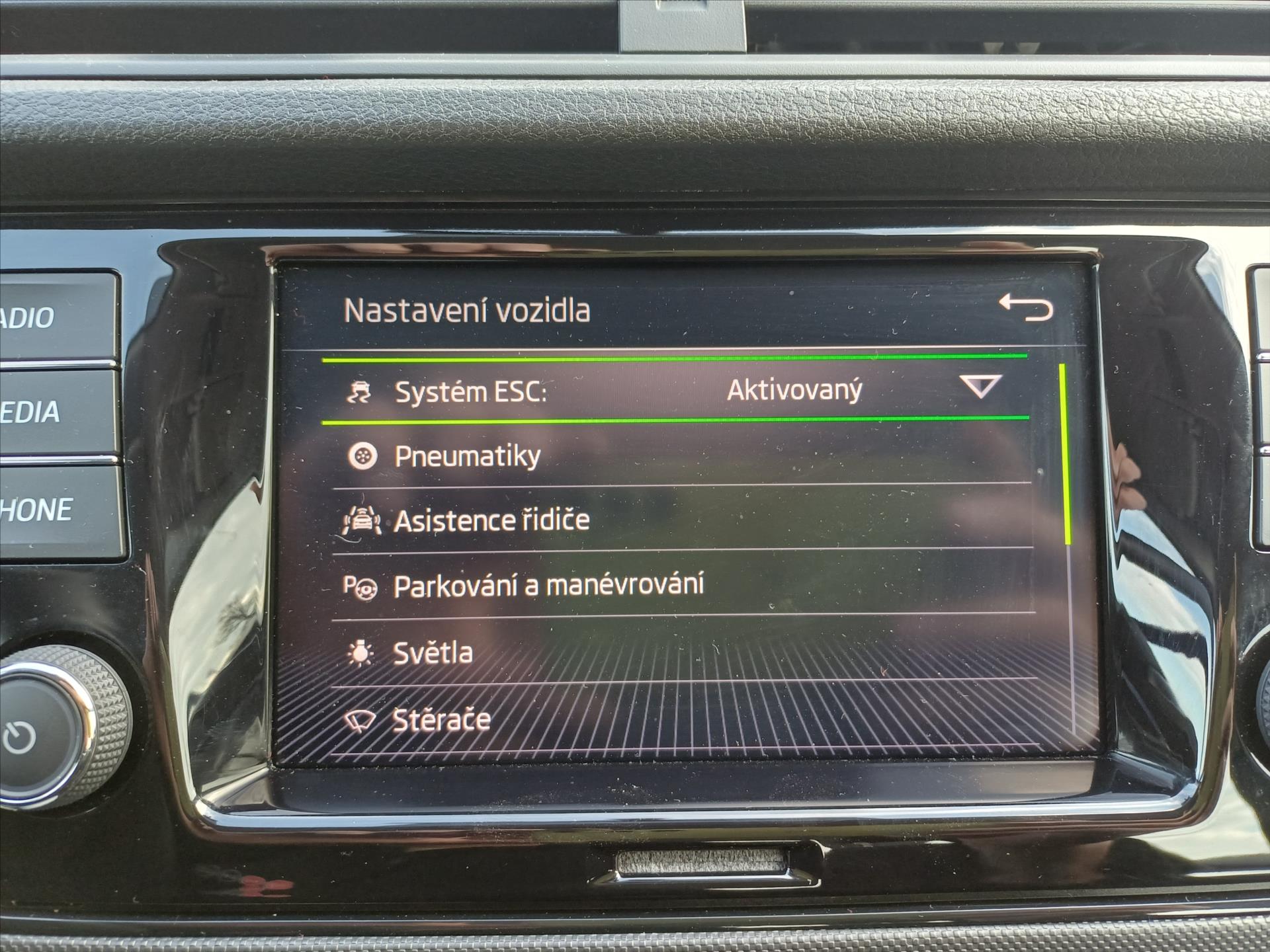 skoda-fabia-1-0-tsi-81kw-ambiente-drive - 9