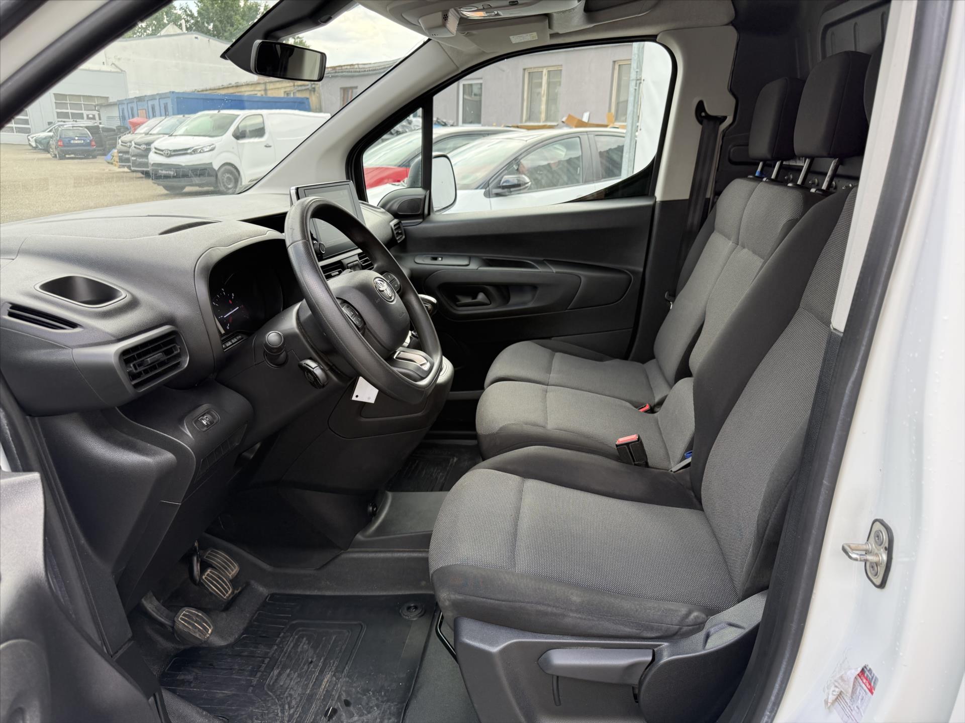 toyota-proace-city-1-5-comfort - 7