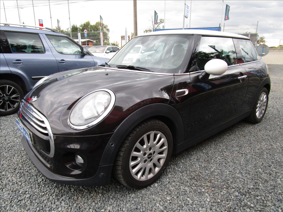 Mini Cooper 1.5D, automat, kůže