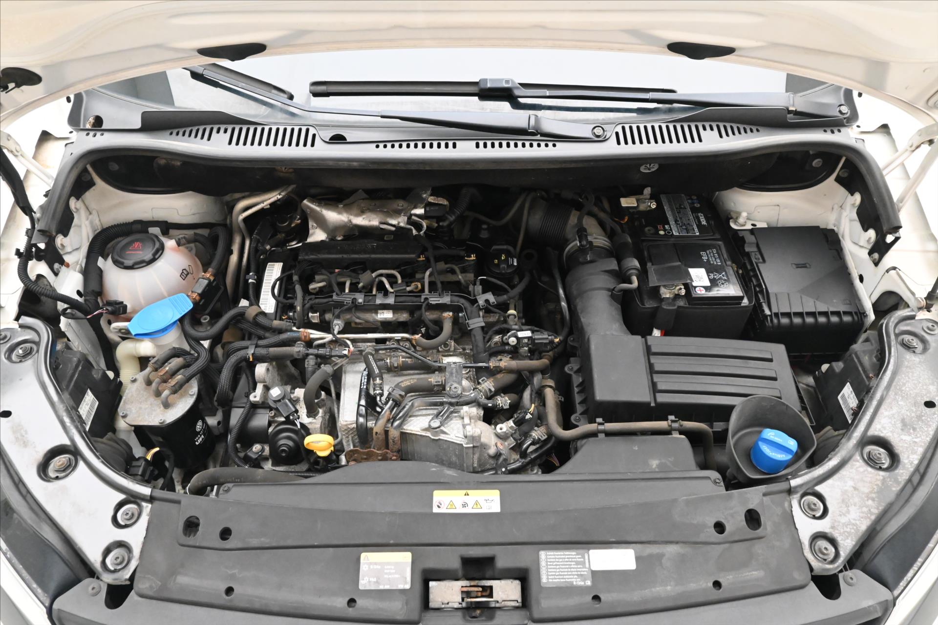 volkswagen-caddy-2-0-tdi-75-kw-maxi-klima-zaruka-az-5-let - 8