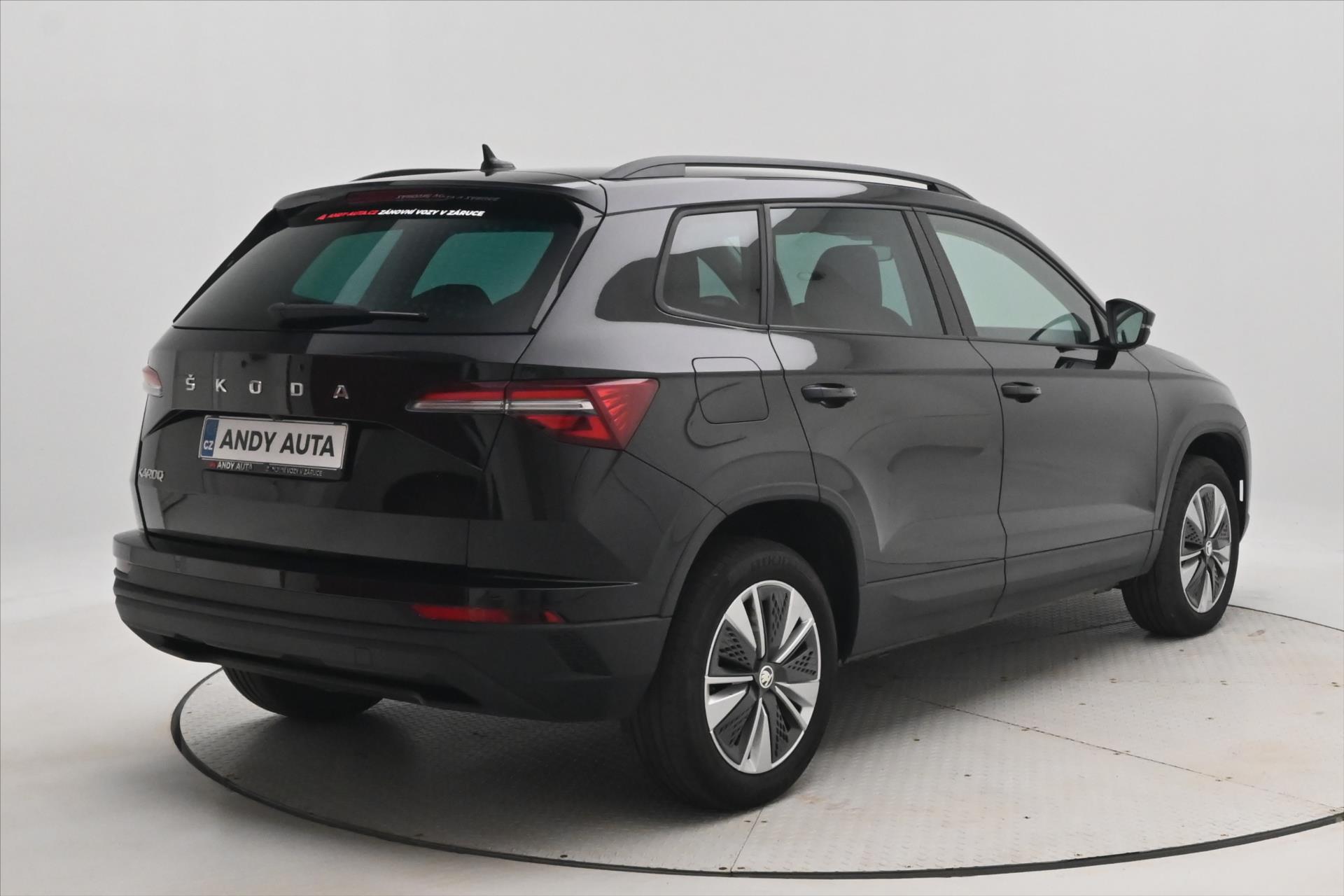 skoda-karoq-2-0-tdi-110-kw-virtual-kamera-zaruka-az-5-let - 4