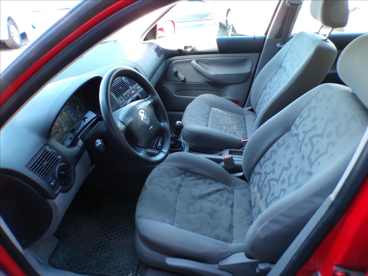 volkswagen-golf-1-4-16v-tazne-zarizeni-kamera - 9