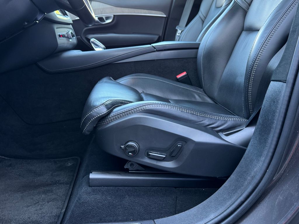 volvo-xc90-ultimate-b5-360-vzduch-tz - 9