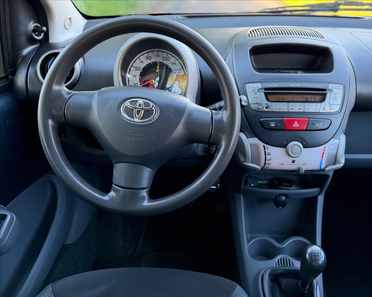 toyota-aygo-1-0 - 8