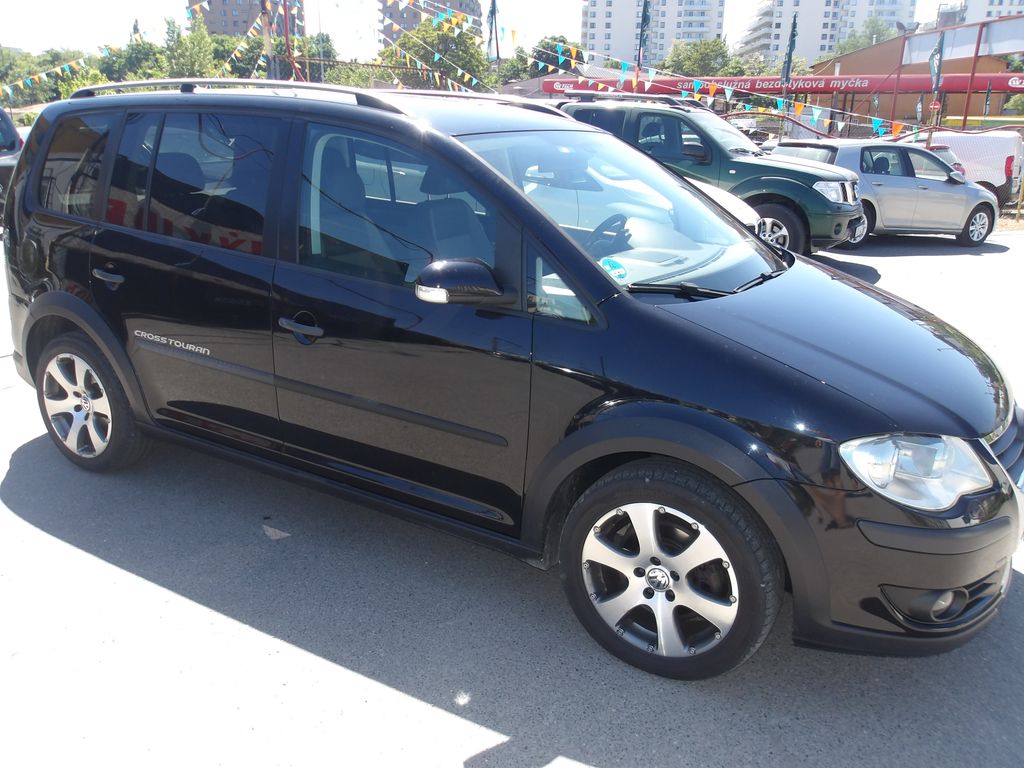 volkswagen-touran-2-0tdi-125kw-crosstouran-extre - 3