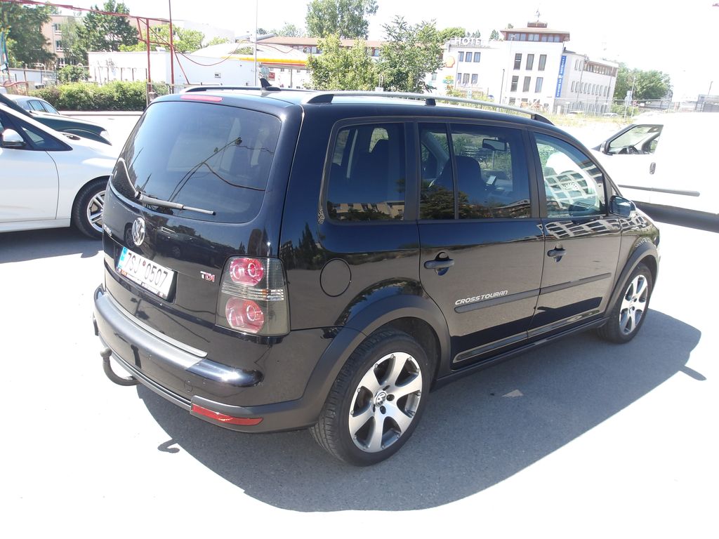 volkswagen-touran-2-0tdi-125kw-crosstouran-extre - 5