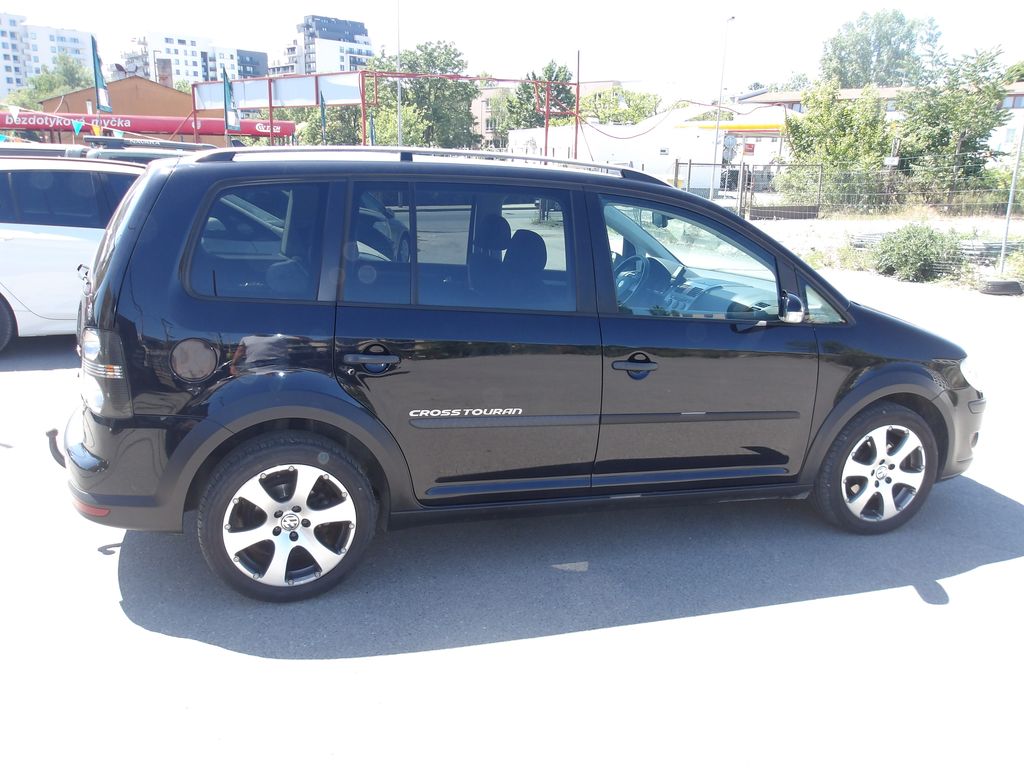 volkswagen-touran-2-0tdi-125kw-crosstouran-extre - 6