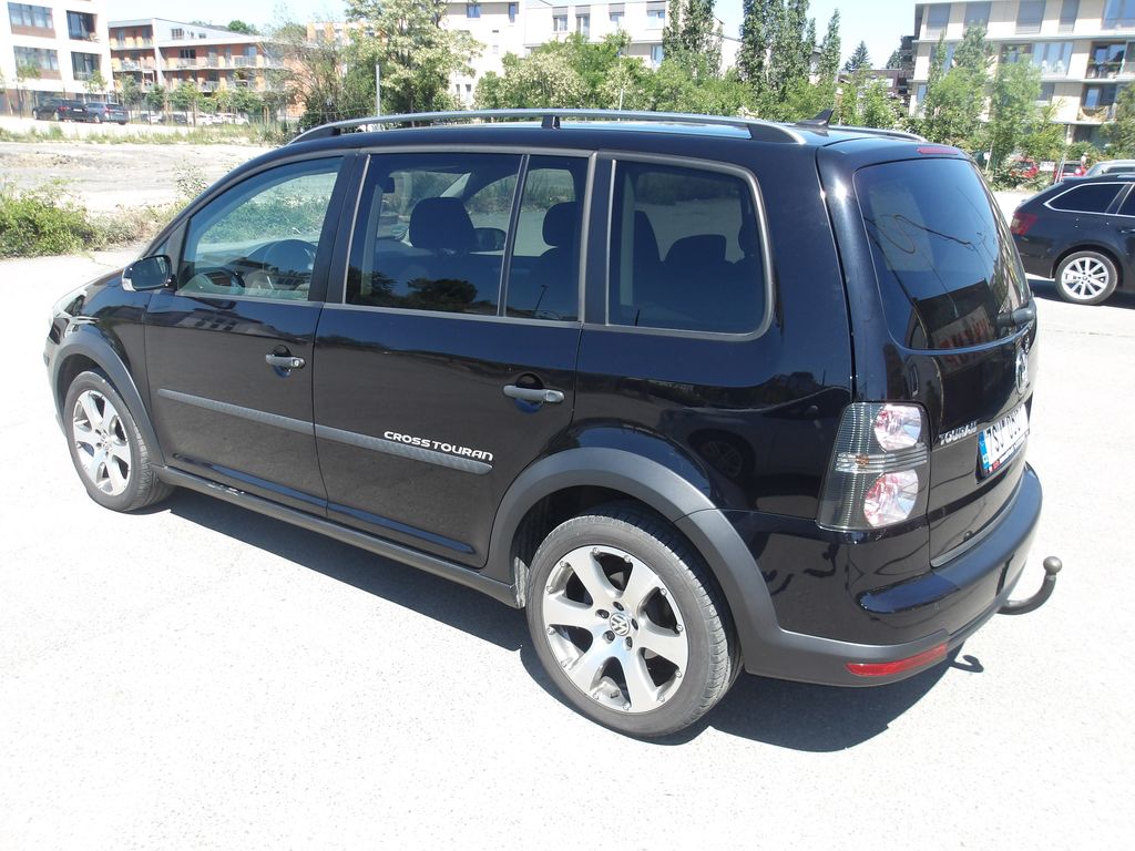 volkswagen-touran-2-0tdi-125kw-crosstouran-extre - 9