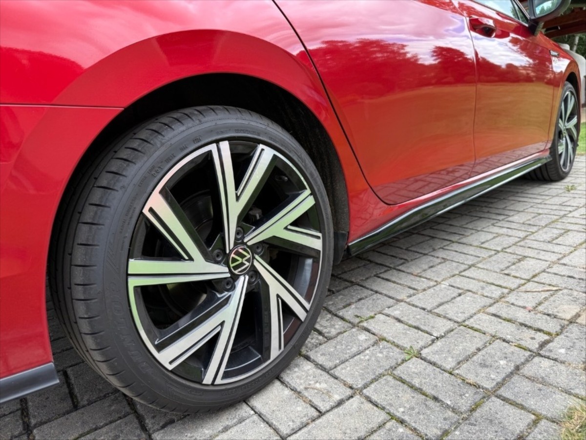 volkswagen-golf-variant-8-r-line-etsi - 1